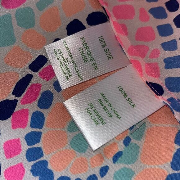 Beautiful Lilly Pulitzer Elsa Silk Blouse Tile Wave Mosaic Women’s Medium - Picture 9 of 13